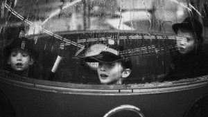 How to Keep Kids Entertained on Long-Haul Flights